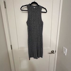 SLPENDID Grey Knit MIDI Dress - medium
